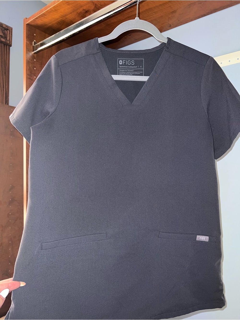 Figs V-Neck Scrub Top in Charcoal